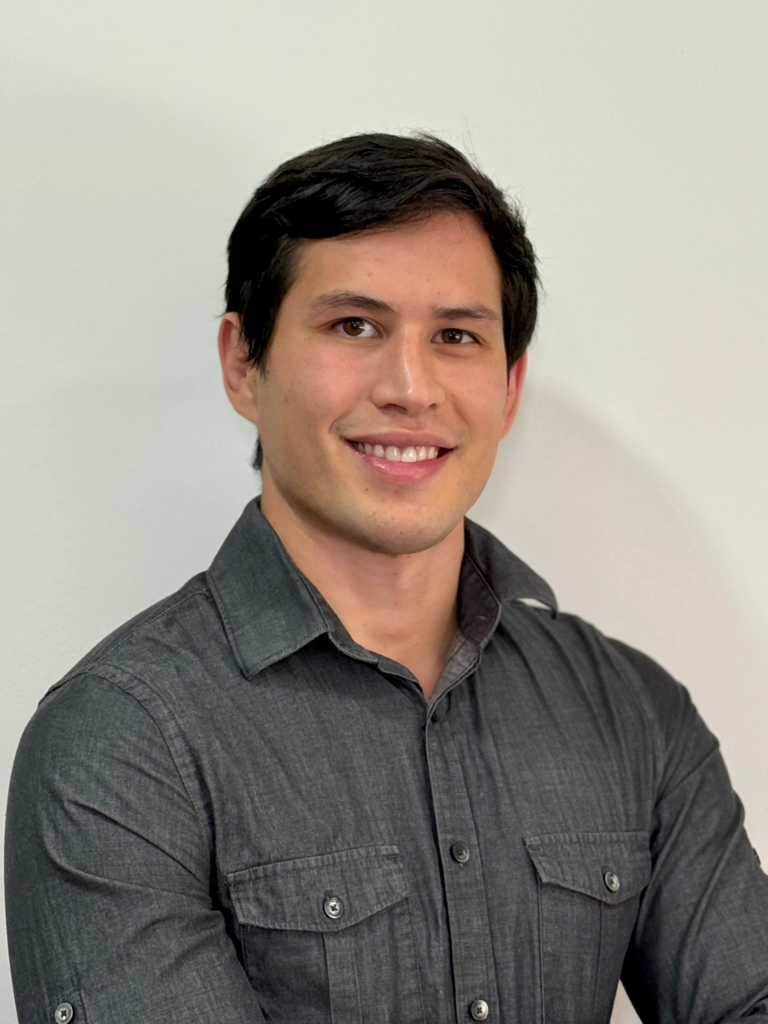 Johnny Faris headshot